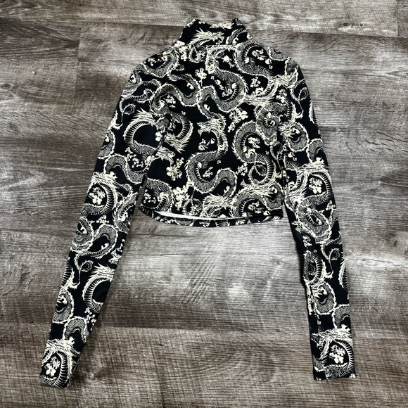 Bershka Chinese Dragon Cropped Long Sleeve Size XS - Picture 7 of 8